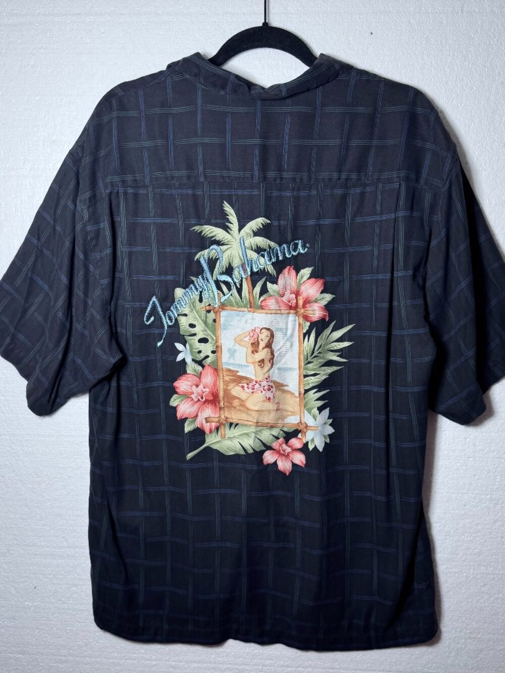 Tommy Bahama Mens Size Large 100% Silk Hawaiian Graphic Aloha Button Front Shirt
